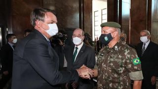 Bolsonaro nomeia comandante do Exército escolhido por Lula