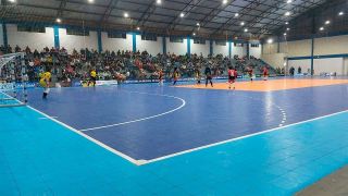 Taça Camaquã de Futsal teve mais uma noite de estreias no Ginásio Municipal de Esportes
