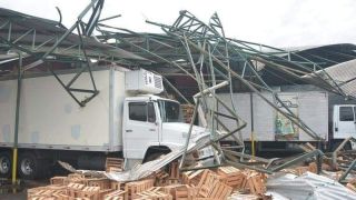 CEASA é destruída pelo temporal