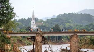 Mais de 617 mil pessoas ainda estão fora de casa no Rio Grande do Sul; 172 mortes foram confirmadas