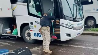 Traficante é preso após espalhar cocaína em ônibus na BR-290, em Eldorado do Sul