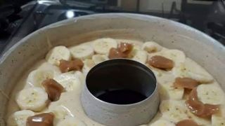 Bolo de banana com Doce de leite 