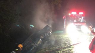 Carro sai da pista e pega fogo entre Camaquã e Cristal