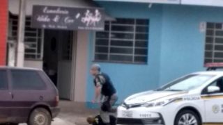 Homem é preso pela Brigada Militar após assaltar mercado em Camaquã