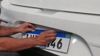 Vereador sugere que Prefeitura distribua adesivos com brasão do município para veículos de Camaquã