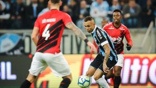 Sem transmissão pela TV, saiba como acompanhar Grêmio x Athletico-PR pelo Brasileirão