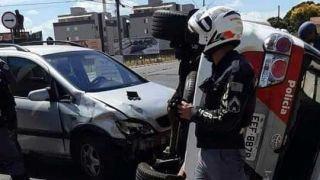 Jovem bate em viatura da PM no primeiro dia de volante