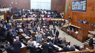 Assembleia gaúcha extingue aposentadoria especial para Deputados