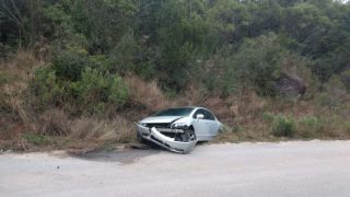 Carro batido é encontrado sem condutor na RS 350, na curva da Picada Grande