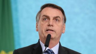 Bolsonaro sanciona dois projetos que ampliam proteção a vítimas de violência doméstica