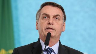 Bolsonaro sanciona projetos que ampliam proteção à mulher em situações de violência