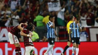 Grêmio dá vexame, leva goleada do Flamengo e está fora da Libertadores
