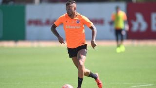 Direção do Inter promete cobrança interna sobre terceiro amarelo recebido por Nico López