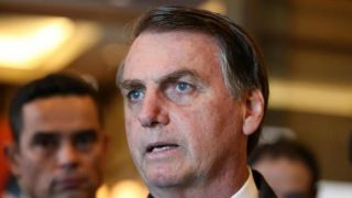 Bolsonaro diz a aliados que anunciará saída do PSL na terça-feira