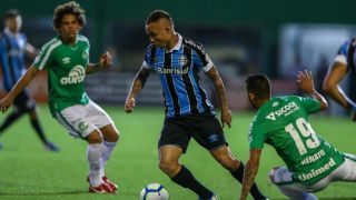 Everton ultrapassa os 4 mil minutos em campo pelo Grêmio no ano