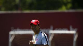 Zé Ricardo precisa rechear o meio-campo do Inter