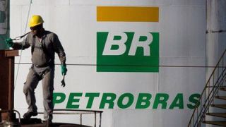 Petrobras eleva em 4% preço da gasolina nas refinarias