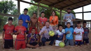 Quadra coberta no Campo da Baixada é inaugurada