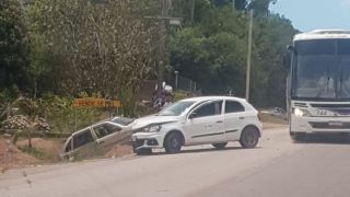 ACIDENTE: Colisão entre dois carros na entrada de Dom Feliciano