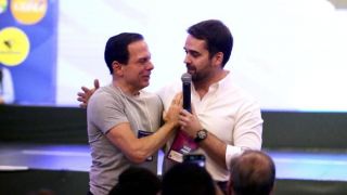 Em alta no PSDB, Eduardo Leite faz sombra a planos de João Doria