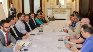 Governo Leite já tem votos para aprovar novo plano de carreira dos professores