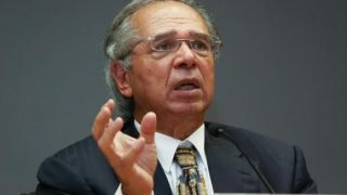 "Pessoas destroem o meio ambiente porque precisam comer", diz Paulo Guedes em Davos