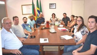 Reajuste e aumento dos vencimentos dos servidores públicos municipais de Cristal