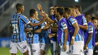 Grêmio retoma "alto nível" com vitória contundente e se aproxima de promessa de Renato