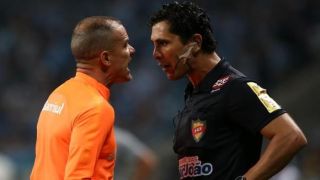 Súmula do Gre-Nal revela o que D'Alessandro disse à equipe de arbitragem antes de ser expulso