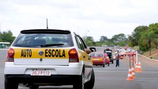 Senado pode aprovar fim das aulas obrigatórias para a carteira de motorista