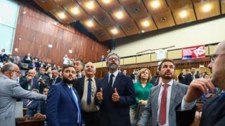 Como Leite construiu aprovação da proposta que muda aposentadorias e corta vantagens