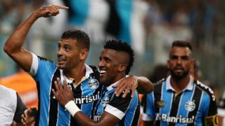 Com gol de Diego Souza, Grêmio faz 5 a 0 no Esportivo e se garante nas semifinais do Gauchão