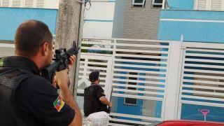 Operação apreende R$ 1,1 milhão em veículos e imóveis de traficantes em Porto Alegre