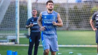Kannemann passa por cirurgia e está fora do Gre-Nal
