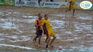 Nem a chuva de sábado (08) conseguiu tirar o brilho das quartas de finais do 47º Praiano de Arambaré.