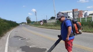 Prefeitura de Arambaré faz reparos em rodovia Estadual