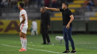 Coudet lamenta falta de presença de área do Inter, mas valoriza empate
