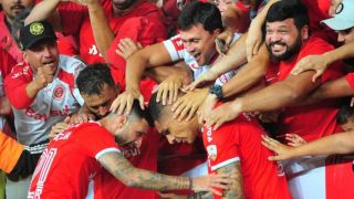 Inter sofre com expulsão, mas vence Tolima e está na fase de grupos
