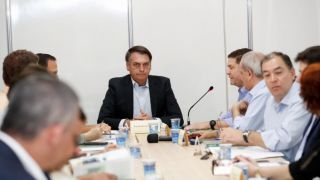Bolsonaro quer conceder posse de armas e excludente de ilicitude a agricultores