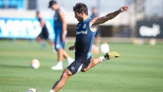 Lucas Silva quer Grêmio tranquilo no Gre-Nal: "Não perder a cabeça"