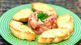 Tartar de salmão: prático e refrescante para fazer em casa