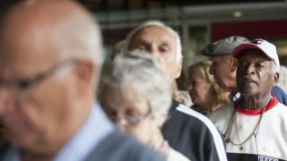Brasil tem 4,3 milhões de idosos vivendo sozinhos