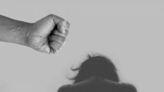 Casos de feminicídio sobem 73% nos primeiros três meses de 2020 em relação ao ano anterior no RS