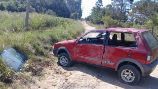 Motorista perde controle e capota carro no interior de Dom Feliciano