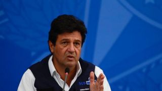 Mandetta avisa equipe que será demitido e número 2 da Saúde pode assumir ministério