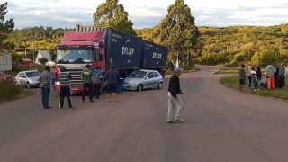 Colisão entre veículos no trevo que da acesso a Amaral Ferrador em Encruzilhada do Sul