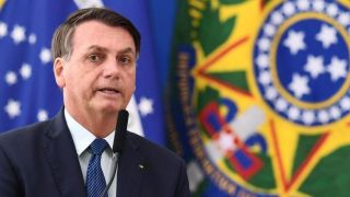 Bolsonaro defende comércio e fronteira abertos durante posse de ministro da Saúde