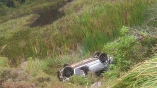 Vídeo: Motorista perde o controle do carro e capota na ERS 350 em Chuvisca