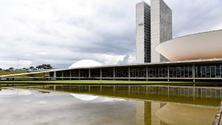 Dois senadores já apresentaram à Câmara pedido de impeachment de Bolsonaro