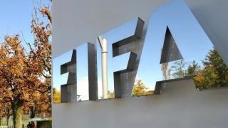 Fifa propõe cinco substituições por time na retomada do futebol